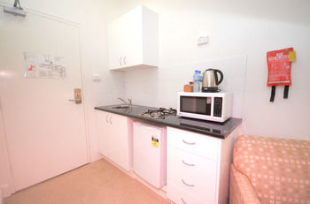 The Hallows Accommodation - Geraldton Accommodation 3