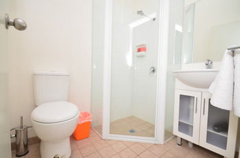 The Hallows Accommodation - Geraldton Accommodation 6