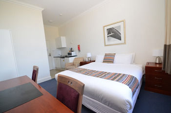The Hallows Accommodation - Geraldton Accommodation 10