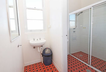 The Hallows Accommodation - Geraldton Accommodation 21