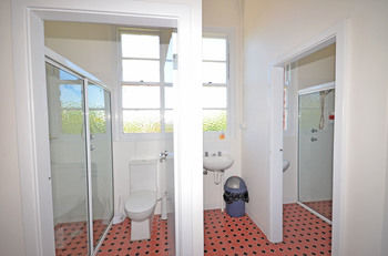 The Hallows Accommodation - Geraldton Accommodation 23