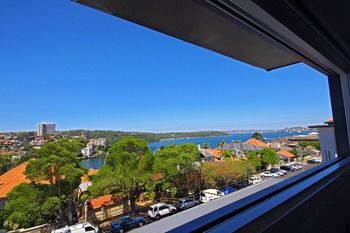 The Penthouse At Cremorne Point Manor - Geraldton Accommodation 9