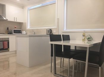 Ivy Units Glen Waverley - Geraldton Accommodation 14