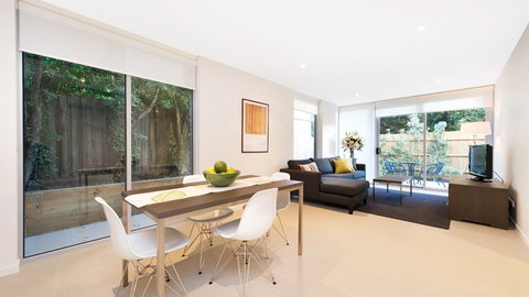 Best Western Plus The Tudor Box Hill - Geraldton Accommodation 0