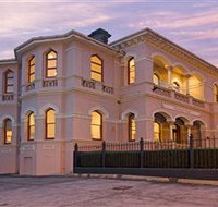 Roxburgh House Apartments - Geraldton Accommodation