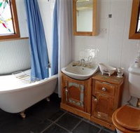 Peck's on Pine Victorian Cottage - Geraldton Accommodation