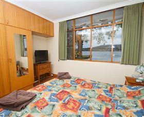 Waterside Accommodation - Derwent Hideaway - Geraldton Accommodation 2