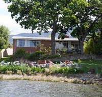 Waterside Accommodation - Derwent Hideaway - Geraldton Accommodation
