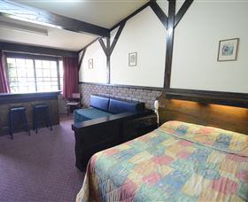 Olde Tudor Hotel - Geraldton Accommodation 2