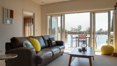 Lakeside Villas At Crittenden Estate - Geraldton Accommodation 2