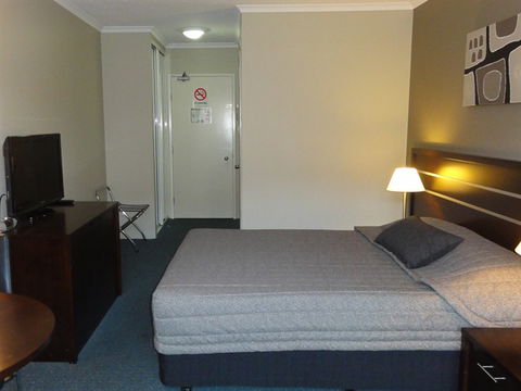 Riverside Hotel South Bank - Geraldton Accommodation 2