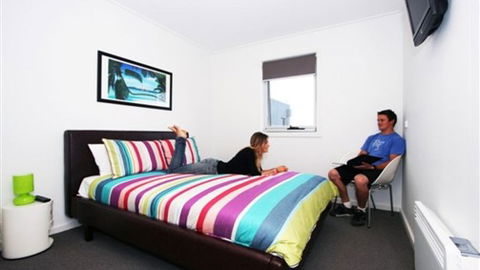 The Island Accommodation - Phillip Island YHA - Geraldton Accommodation 3