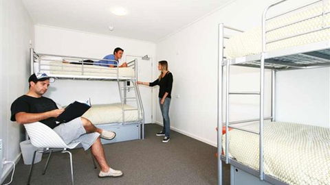 The Island Accommodation - Phillip Island YHA - Geraldton Accommodation 6