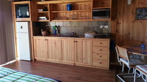 Laura Lodge Rest & Recreation Retreat - Geraldton Accommodation 2