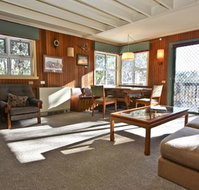 Red Onion Ski Chalet - Geraldton Accommodation