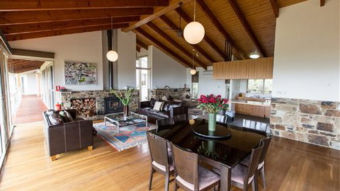 Holmesglen At Eildon - The Homestead - Geraldton Accommodation 0