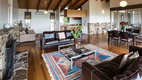 Holmesglen At Eildon - The Homestead - Geraldton Accommodation 1