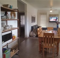 Lakeside Vista Holiday House - Geraldton Accommodation