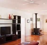 Lithgow Falls - Geraldton Accommodation