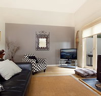 Lake Como Villa  Studio - Daylesford - Geraldton Accommodation