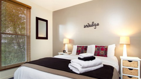 Lake Como Villa & Studio - Daylesford - Geraldton Accommodation 2