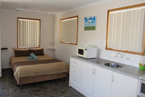 Ardrossan Caravan Park - Geraldton Accommodation 2