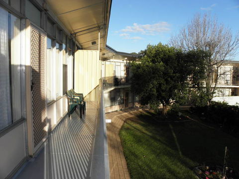 Capri Lodge Apartments - Geraldton Accommodation 4