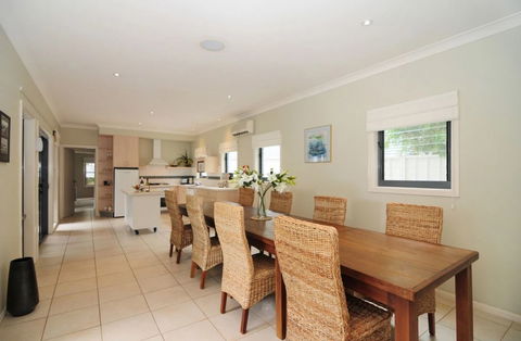CeeSpray On Owen - Geraldton Accommodation 1