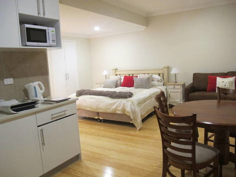 Chapel Woods Bed And Breakfast - Geraldton Accommodation 0
