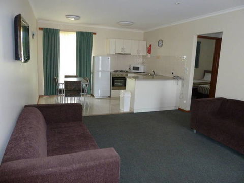 Werribee Motel & Apartments - Geraldton Accommodation 1