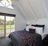 Creek Cottage Bed  Breakfast - Geraldton Accommodation