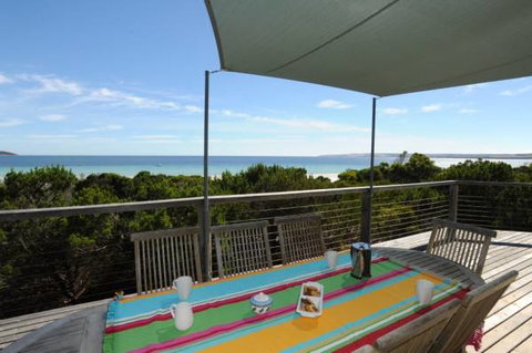 Island Beach Escape - Beachcomber - Geraldton Accommodation 2