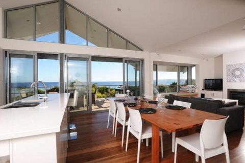 Island Beach Escape - Beachcomber - Geraldton Accommodation 0