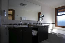 Lazy River Boutique Bed And Breakfast - Geraldton Accommodation 4