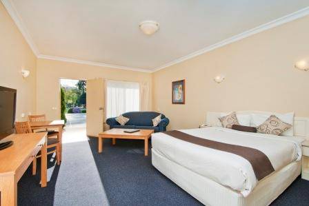 Nagambie Waterfront Motel - Geraldton Accommodation 0