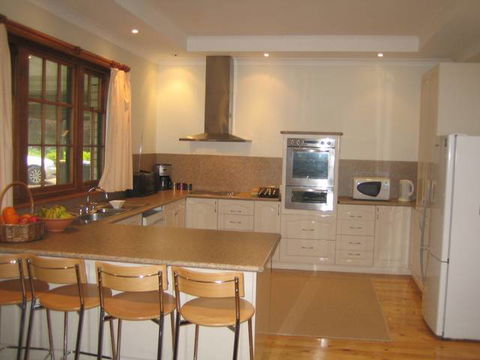 Pinkerton Hill (Naracoorte Cottages) - Geraldton Accommodation 2