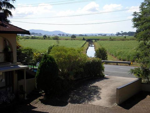Poinciana Motel - Geraldton Accommodation 0