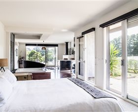 Polperro Winery Luxury Accommodation - Geraldton Accommodation 1