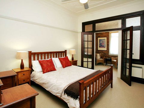 The Bank Guesthouse - Geraldton Accommodation 0