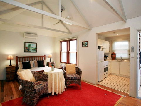 The Bank Guesthouse - Geraldton Accommodation 3