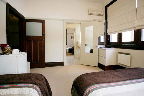 The Bank Guesthouse - Geraldton Accommodation 5
