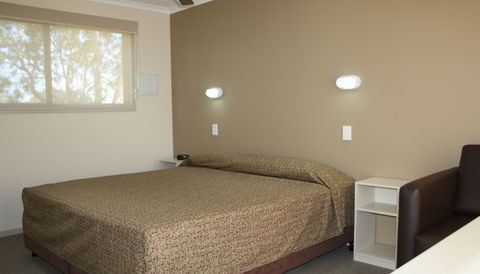 The Bowlo Holiday Cabins - Geraldton Accommodation 2
