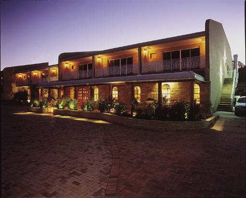 Hermitage Campbelltown - Geraldton Accommodation 1