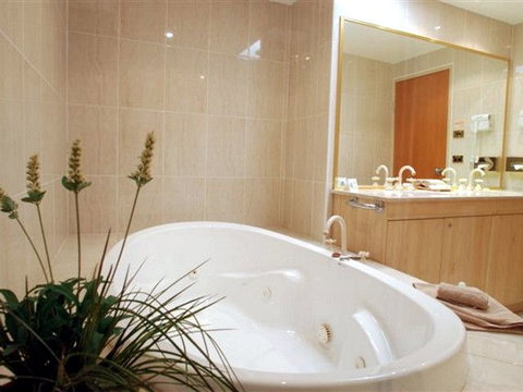 Hermitage Campbelltown - Geraldton Accommodation 2