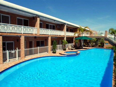 Hermitage Campbelltown - Geraldton Accommodation 5
