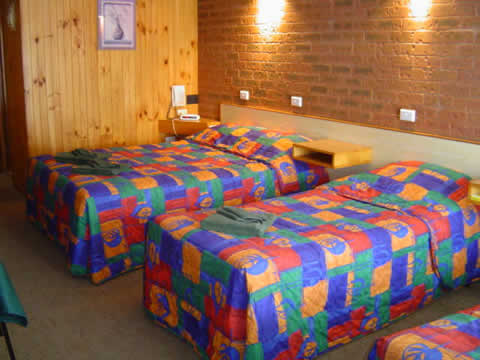 Country Roads Motor Inn - Narrandera - Geraldton Accommodation 1