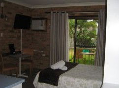 Myall River Palms Motor Inn - Geraldton Accommodation 2