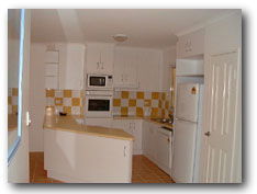 Beach Court Holiday Villas - Geraldton Accommodation 5