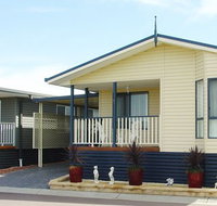 Palm Valley Motel And Home Village