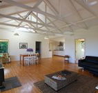 Yellow Dog Cottage - - Geraldton Accommodation